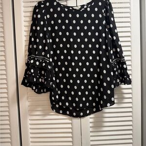 Max Studio Black and White Blouse Size Medium
